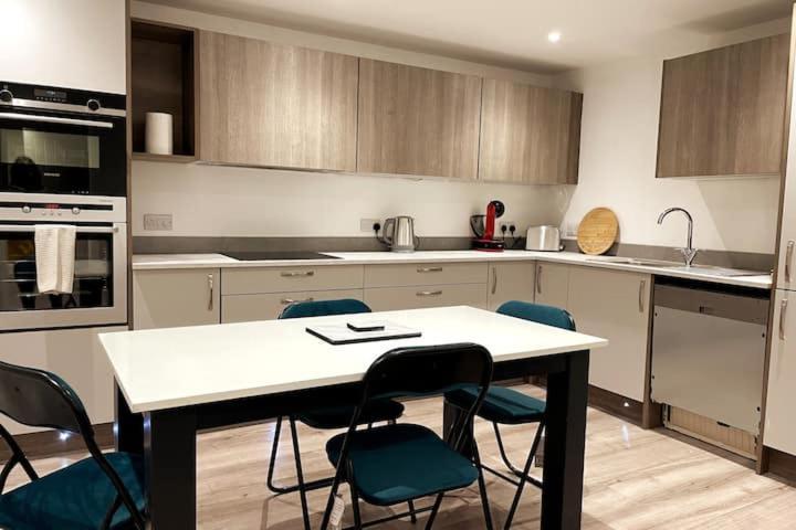 Lovely 3 Bedroom Apartment With Private Garden In Edinburgh City Centre Zewnętrze zdjęcie