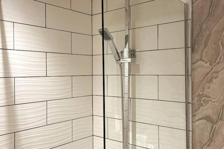 Lovely 3 Bedroom Apartment With Private Garden In Edinburgh City Centre Zewnętrze zdjęcie