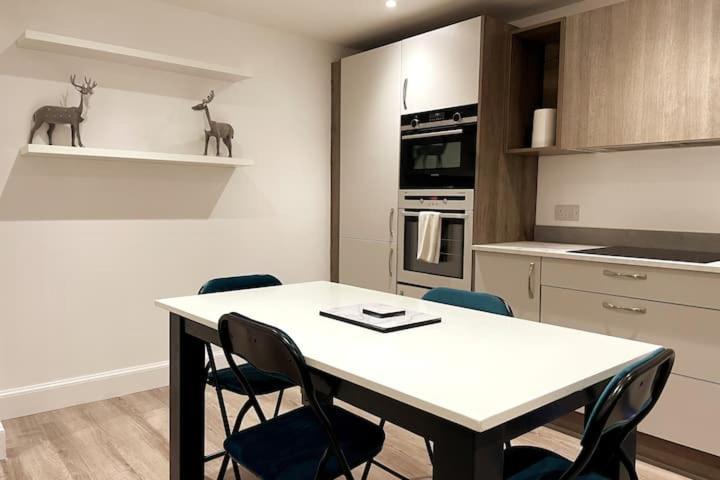 Lovely 3 Bedroom Apartment With Private Garden In Edinburgh City Centre Zewnętrze zdjęcie