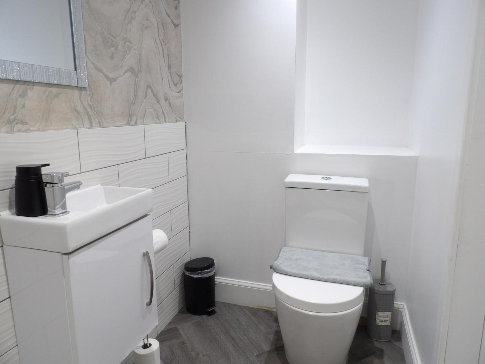 Lovely 3 Bedroom Apartment With Private Garden In Edinburgh City Centre Zewnętrze zdjęcie